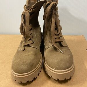 Crown Vintage Brown Lace-Up Boots